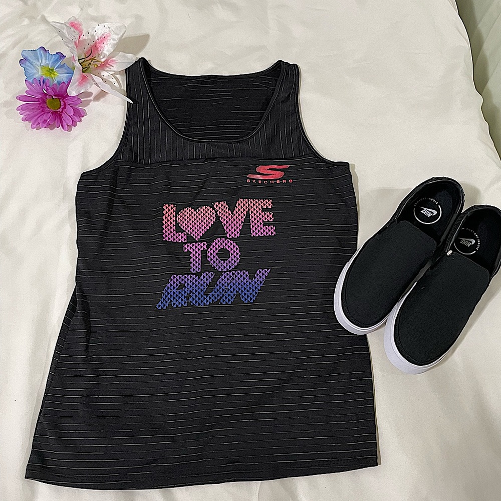 😍Skechers  tank top, striped, “Love to Run” loose fit